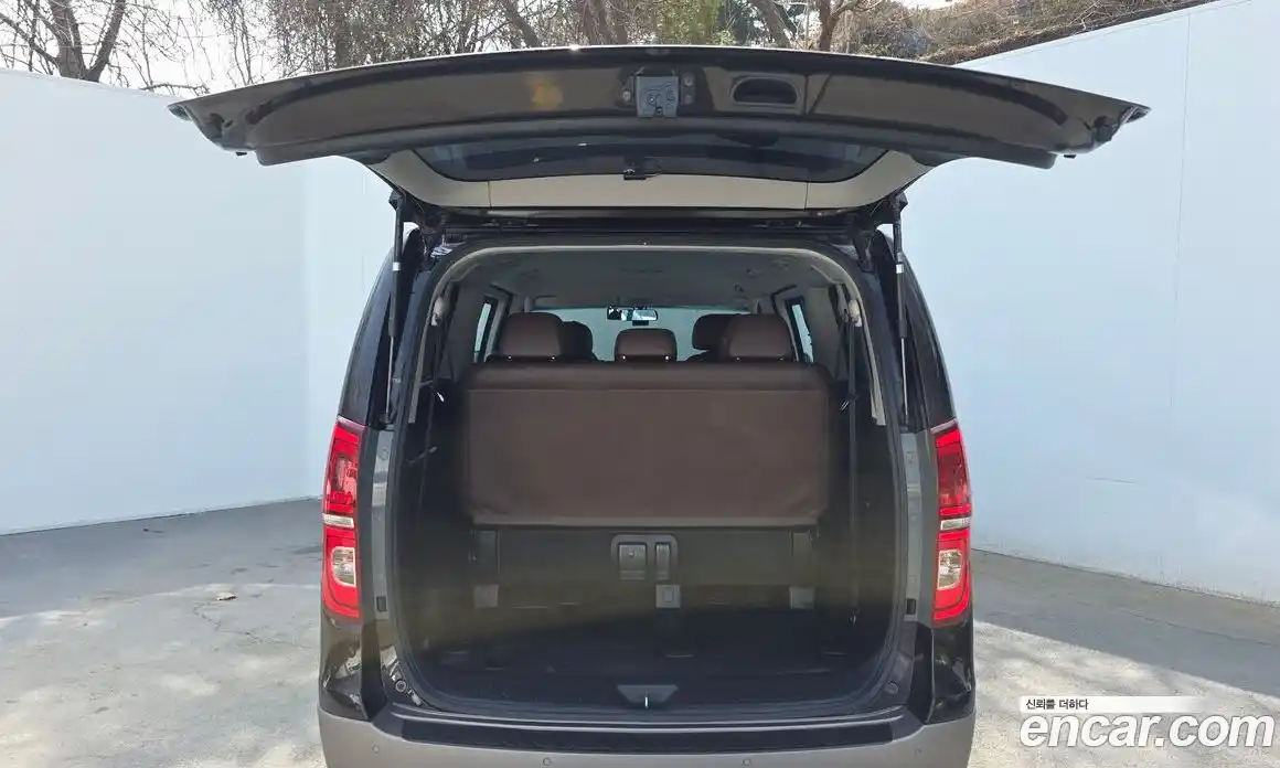 Hyundai Starex 2018 2.5 Автомат в Москве № 927606, фото 20