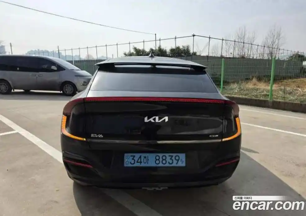 Kia EV6 2023 0.1 Автомат в Москве № 929479, фото 3