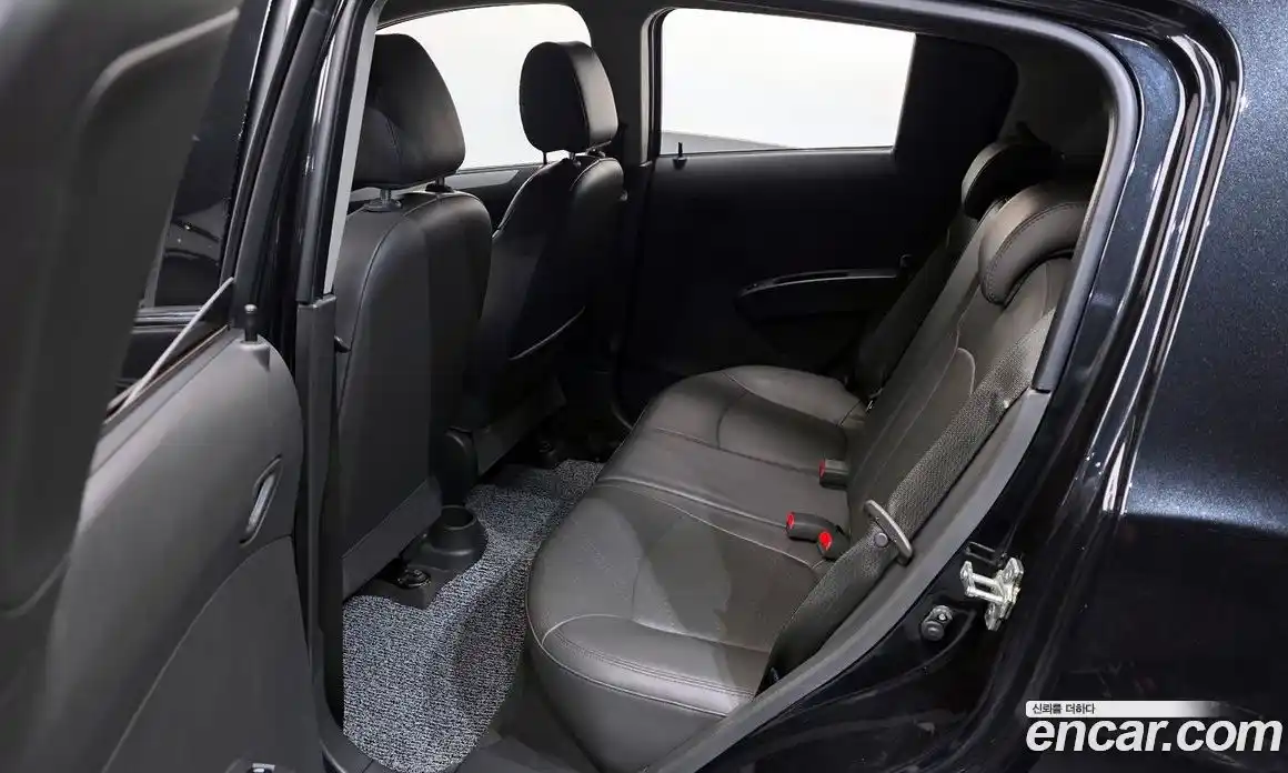 Chevrolet Spark 2014 1.0 механика в Москве № 935922, фото 18