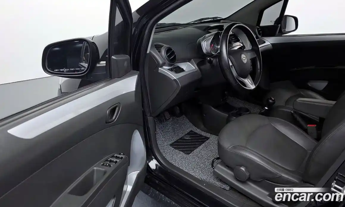 Chevrolet Spark 2014 1.0 механика в Москве № 935922, фото 10