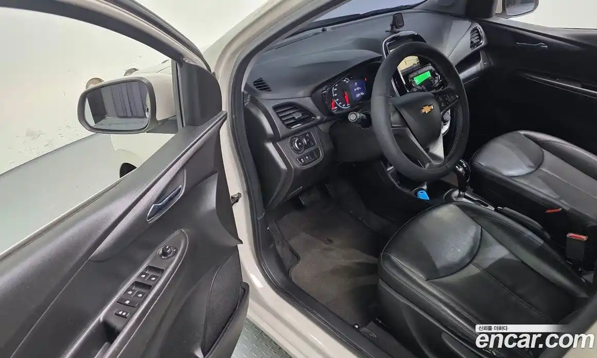 Chevrolet Spark 2016 1.0 гидро в Москве, фото 11