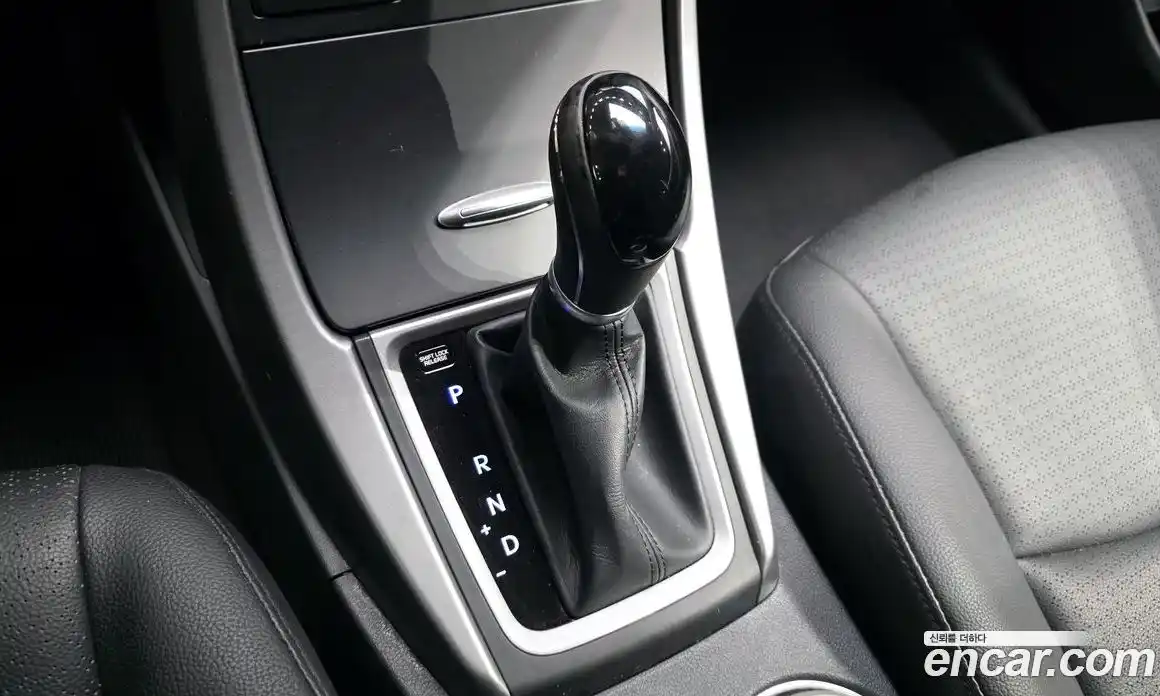 Hyundai Avante 2014 1.6 гидро в Москве № 926964, фото 9