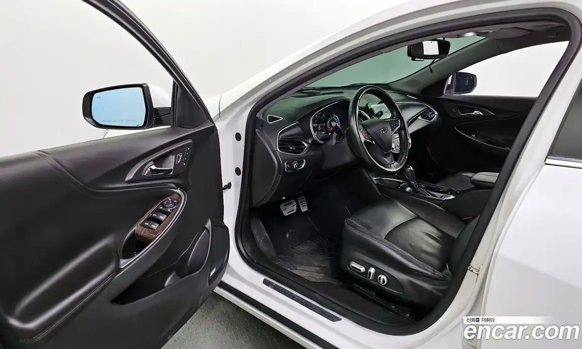 Chevrolet Malibu 2017 2.0 Автомат в Москве № 936202, фото 10