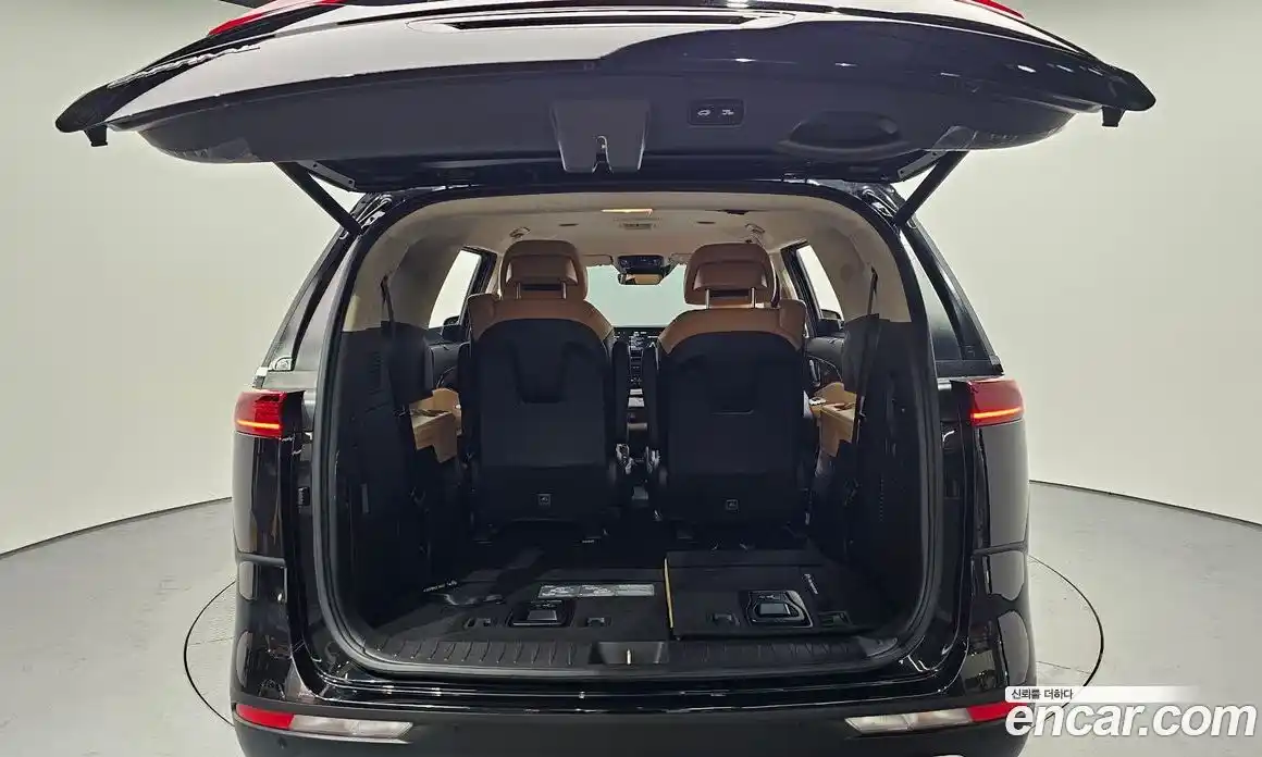 Kia Canival 2023 3.5 Автомат в Москве № 928557, фото 20