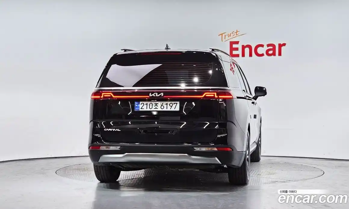 Kia Canival 2023 3.5 Автомат в Москве № 928557, фото 4