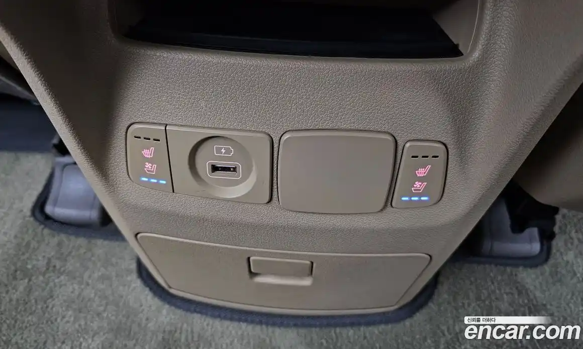 Kia Canival 2020 2.2 Автомат в Москве № 929363, фото 19