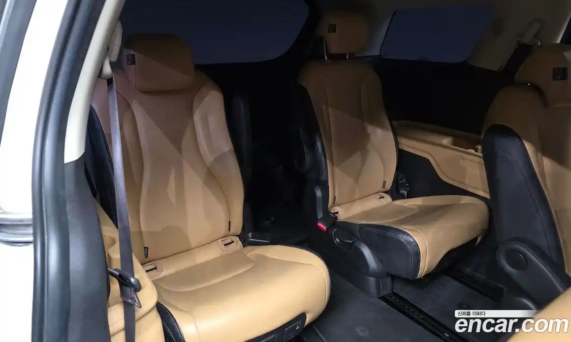 Kia Canival 2021 2.2 Автомат в Москве № 929642, фото 19