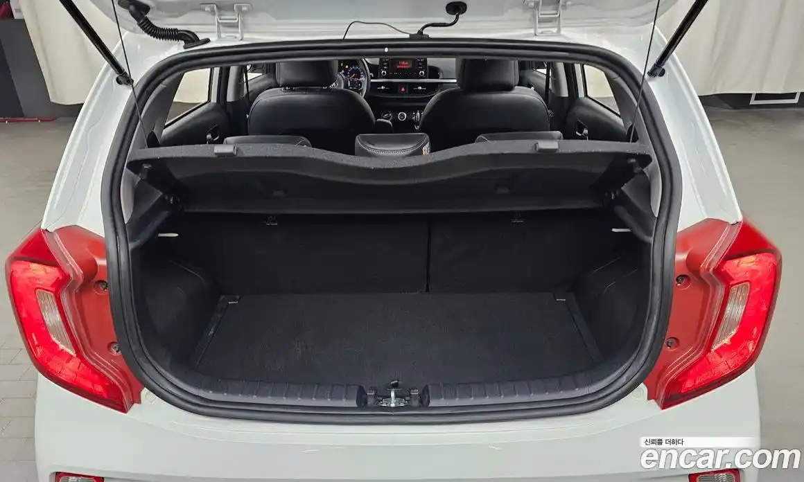 Kia Morning 2018 1.0 Автомат в Москве № 929710, фото 20