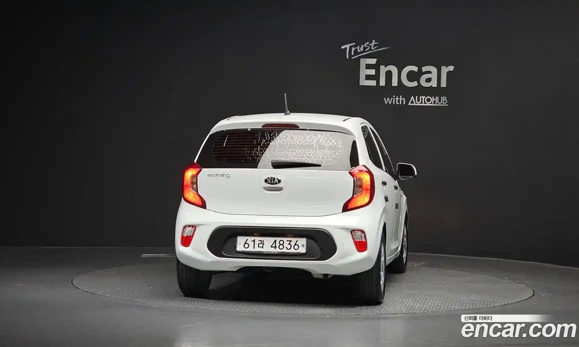 Kia Morning 2018 1.0 Автомат в Москве № 929710, фото 4