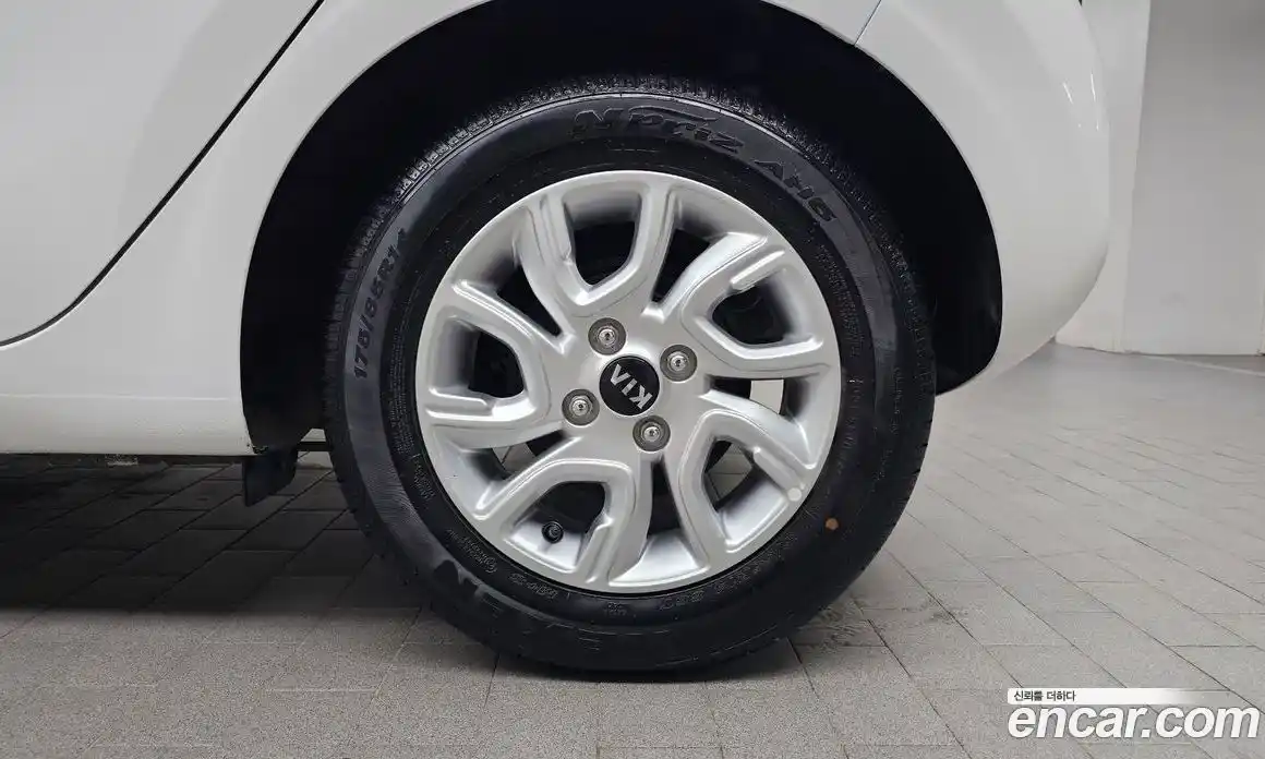 Kia Morning 2018 1.0 Автомат в Москве № 929710, фото 5