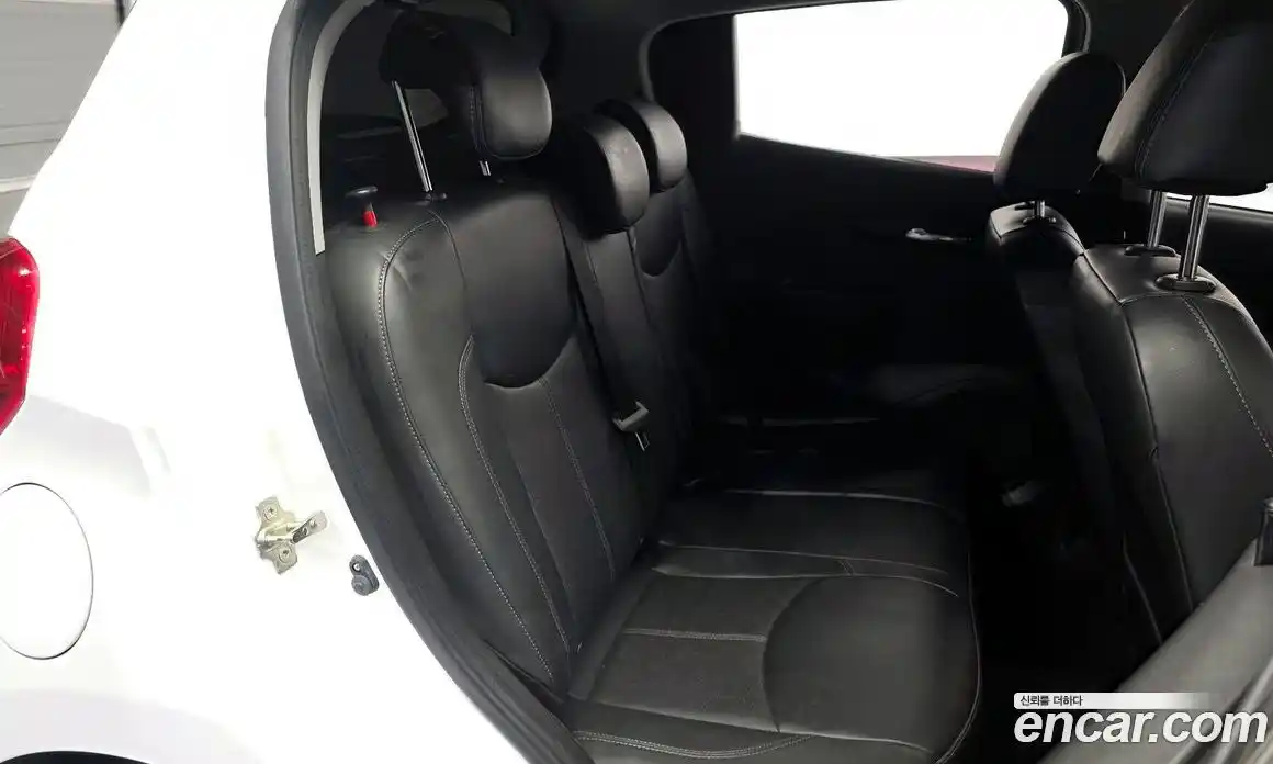 Chevrolet Spark 2017 1.0 Автомат в Москве № 935548, фото 12