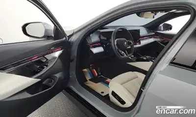 BMW 5-Series 2025 2.0 гидро в Москве № 930352, миниатюра 10