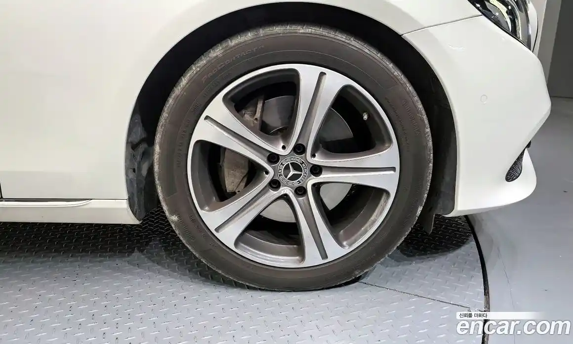 Mercedes-Benz E-Class 2018 2.0 гидро в Москве № 161397, фото 5