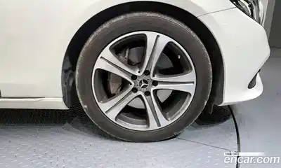 Mercedes-Benz E-Class 2018 2.0 гидро в Москве № 161397, миниатюра 5