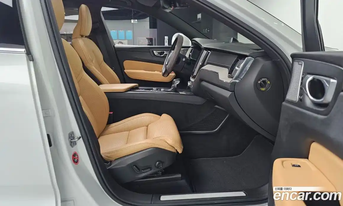 Volvo XC60 2020 2.0 гидро в Москве № 164492, фото 11