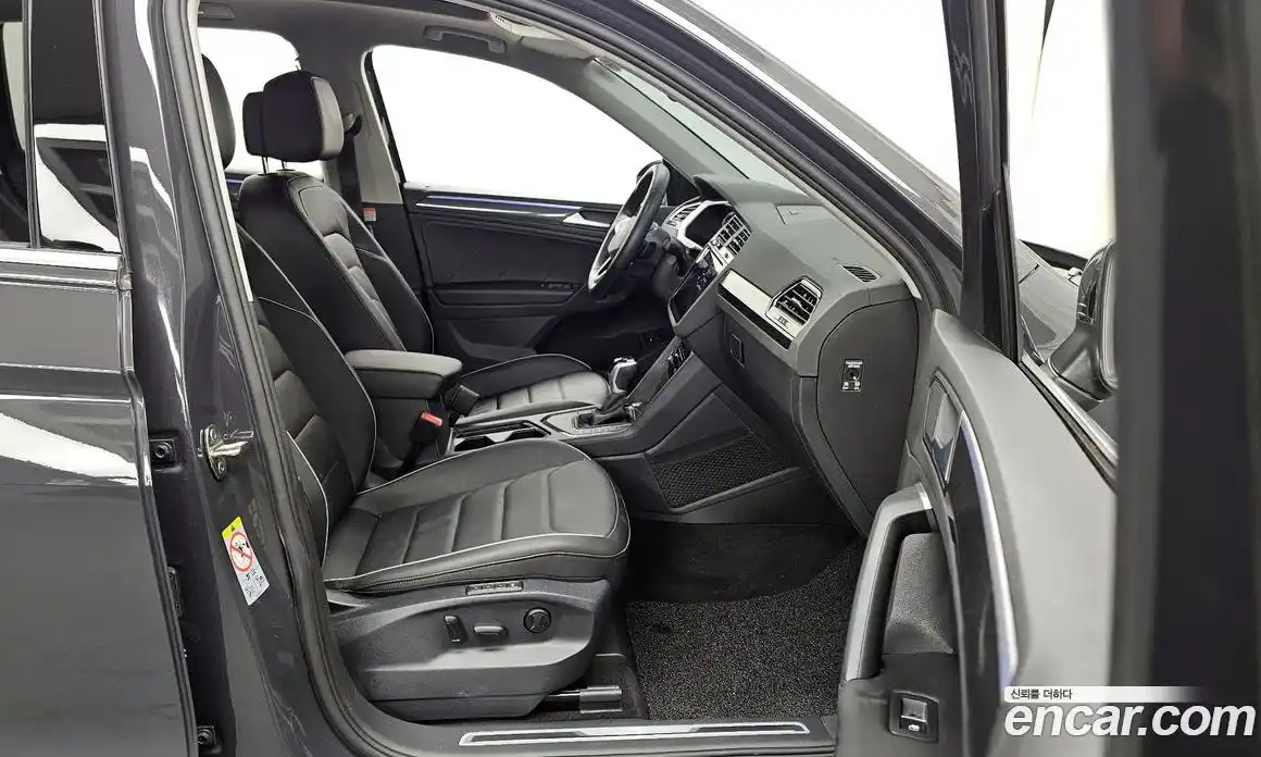 Volkswagen Tiguan 2022 2.0 гидро в Москве № 168597, фото 11