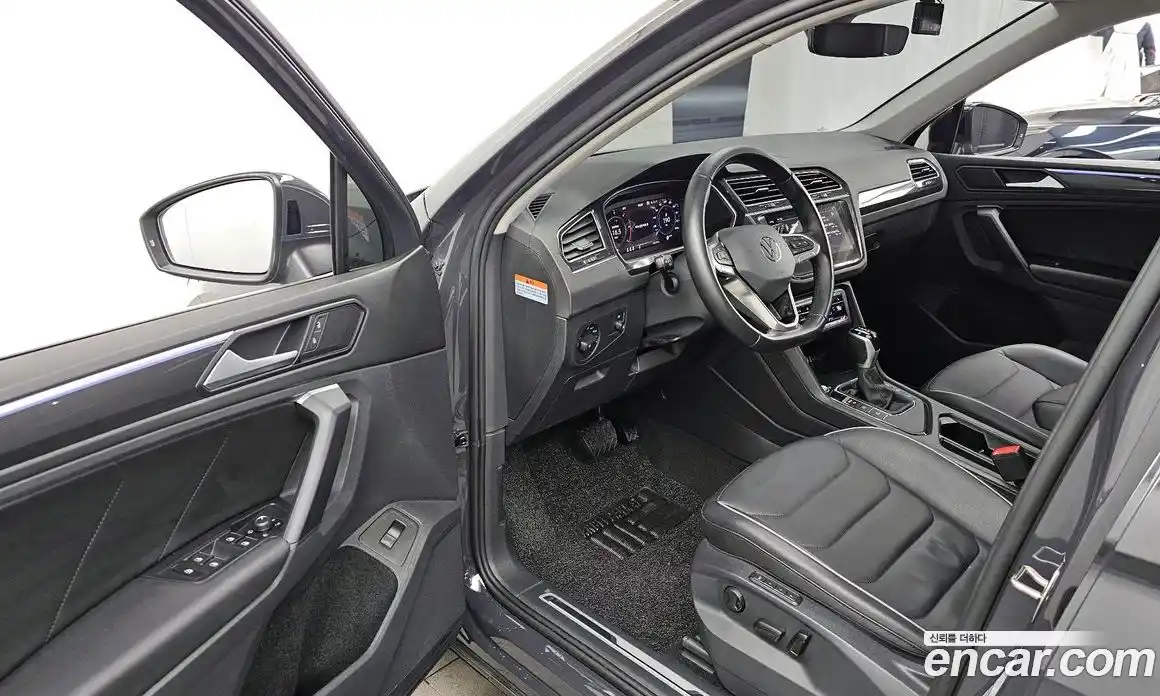 Volkswagen Tiguan 2022 2.0 гидро в Москве № 168597, фото 10