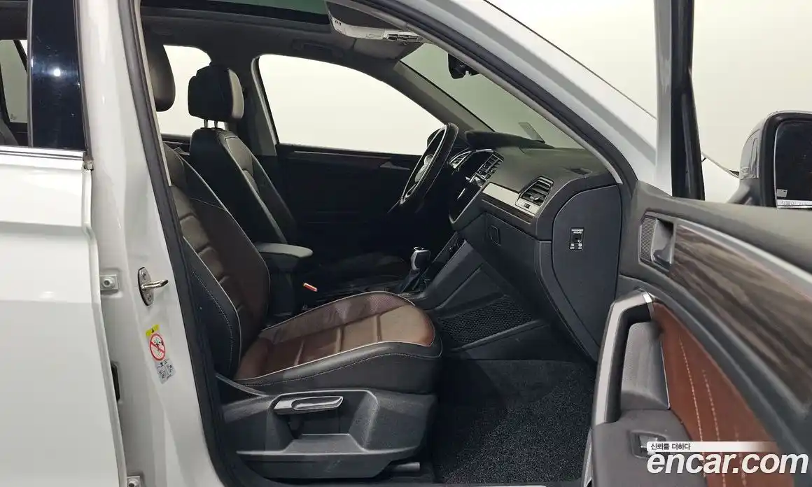Volkswagen Tiguan 2023 2.0 гидро в Москве № 168919, фото 11