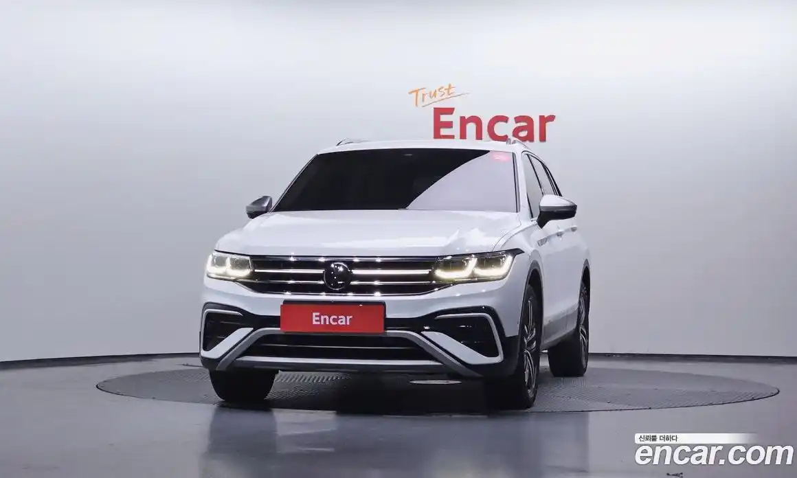 Volkswagen Tiguan 2023 2.0 гидро в Москве № 168919, фото 3