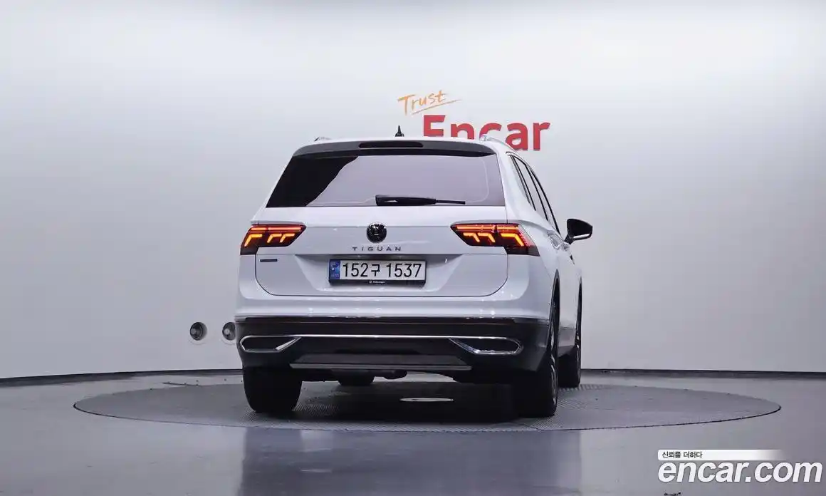 Volkswagen Tiguan 2023 2.0 гидро в Москве № 168919, фото 4