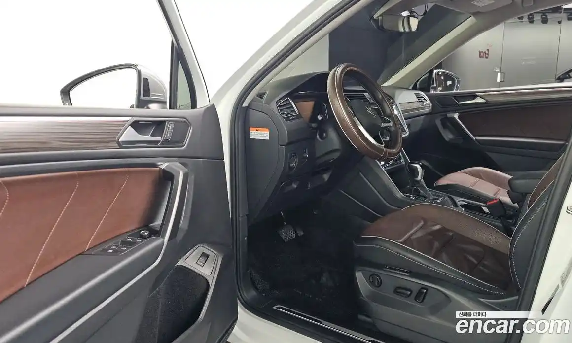 Volkswagen Tiguan 2023 2.0 гидро в Москве № 168919, фото 10