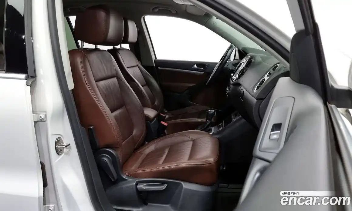 Volkswagen Tiguan 2013 2.0 гидро в Москве № 169231, фото 11