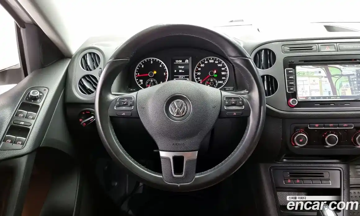 Volkswagen Tiguan 2013 2.0 гидро в Москве № 169231, фото 13