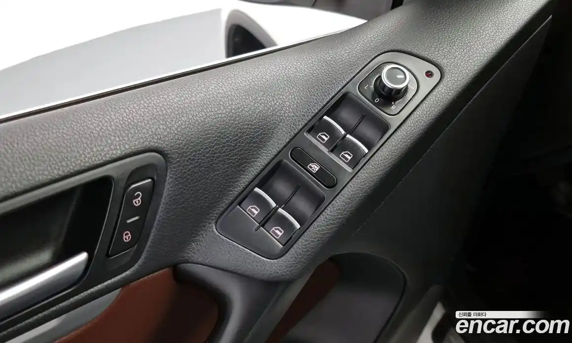 Volkswagen Tiguan 2013 2.0 гидро в Москве № 169231, фото 19