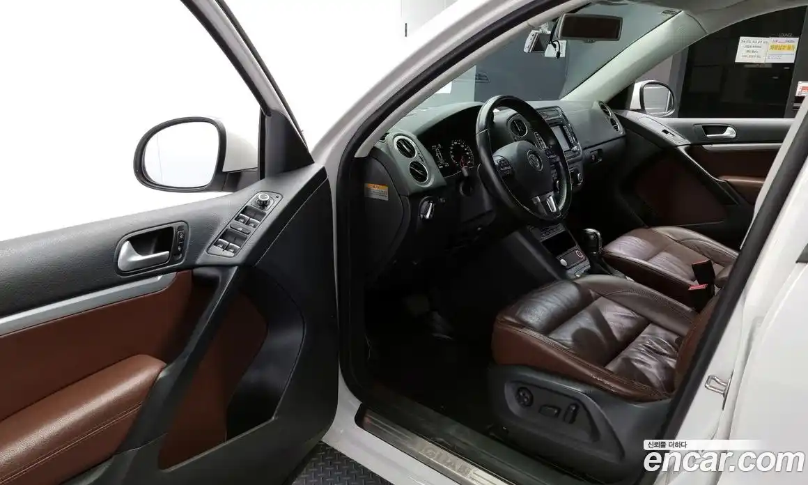 Volkswagen Tiguan 2013 2.0 гидро в Москве № 169231, фото 10