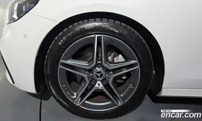 Mercedes-Benz E-Class 2022 2.0 гидро, миниатюра 5