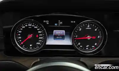 Mercedes-Benz E-Class 2019 1.9 гидро, миниатюра 8