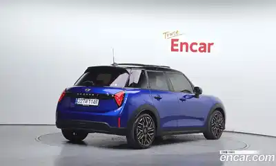 Mini Cooper 2025 2.0 гидро в Москве № 213991, миниатюра 2