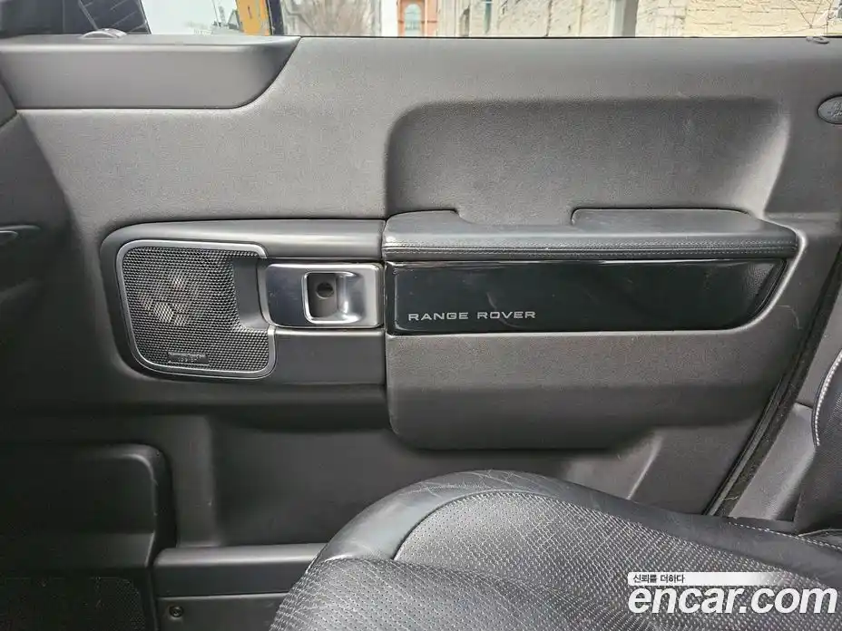 Land Rover Range-Rover 2011 4.4 гидро в Москве № 231370, фото 13