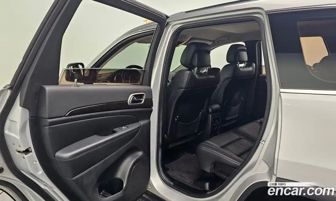 Jeep Cherokee 2011 3.6 гидро в Москве № 232282, фото 18