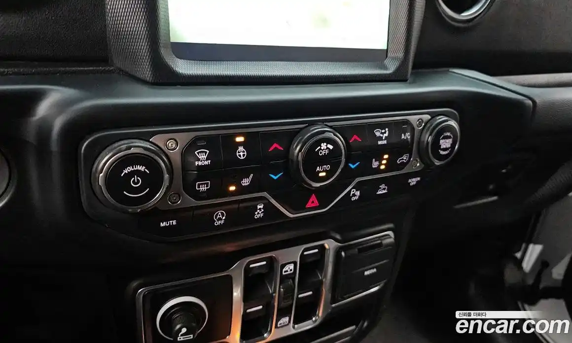 Jeep Wrangler 2021 2.0 гидро в Москве № 232425, фото 19