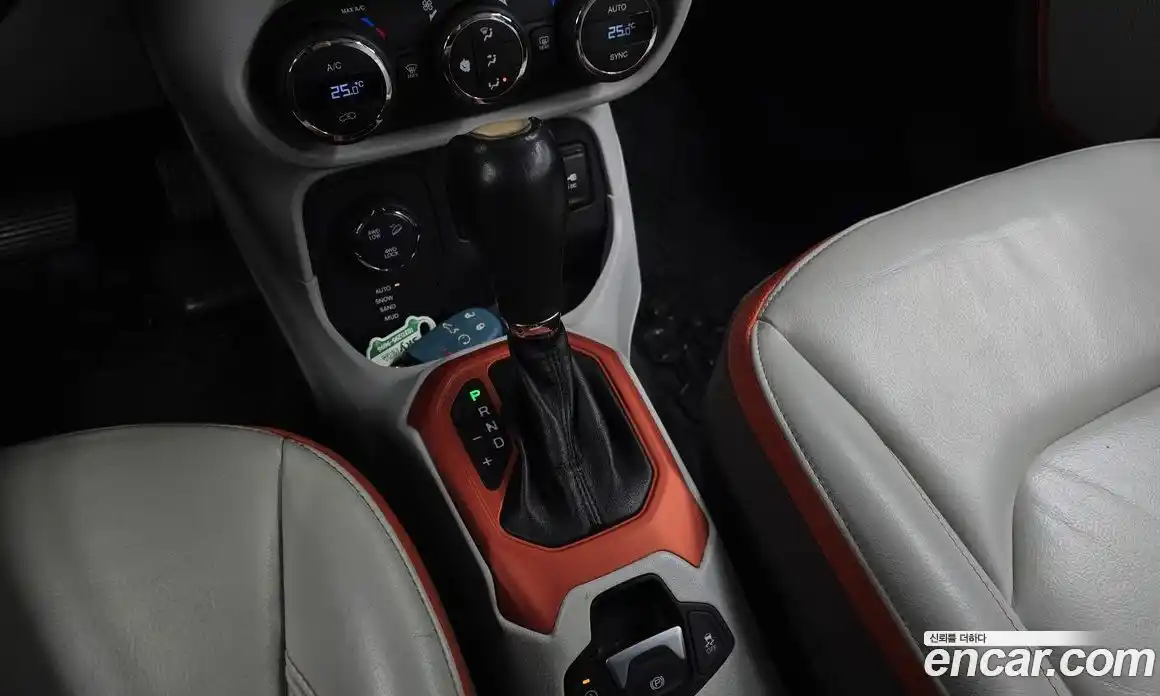 Jeep Renegade 2016 2.0 гидро в Москве № 232672, фото 9