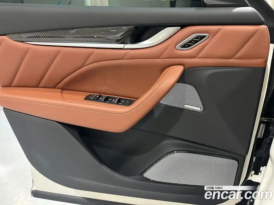 Maserati Levante 2023 3.0 гидро в Москве № 255961, фото 16