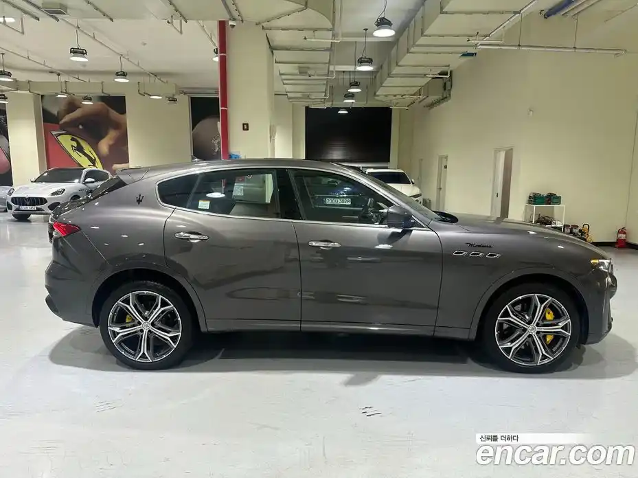 Maserati Levante 2023 3.0 гидро в Москве № 255961, фото 3