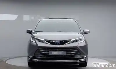 Toyota Sienna 2022 2.5 гидро в Москве № 279743, миниатюра 2