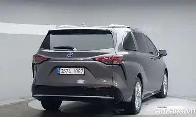 Toyota Sienna 2022 2.5 гидро в Москве № 279743, миниатюра 3