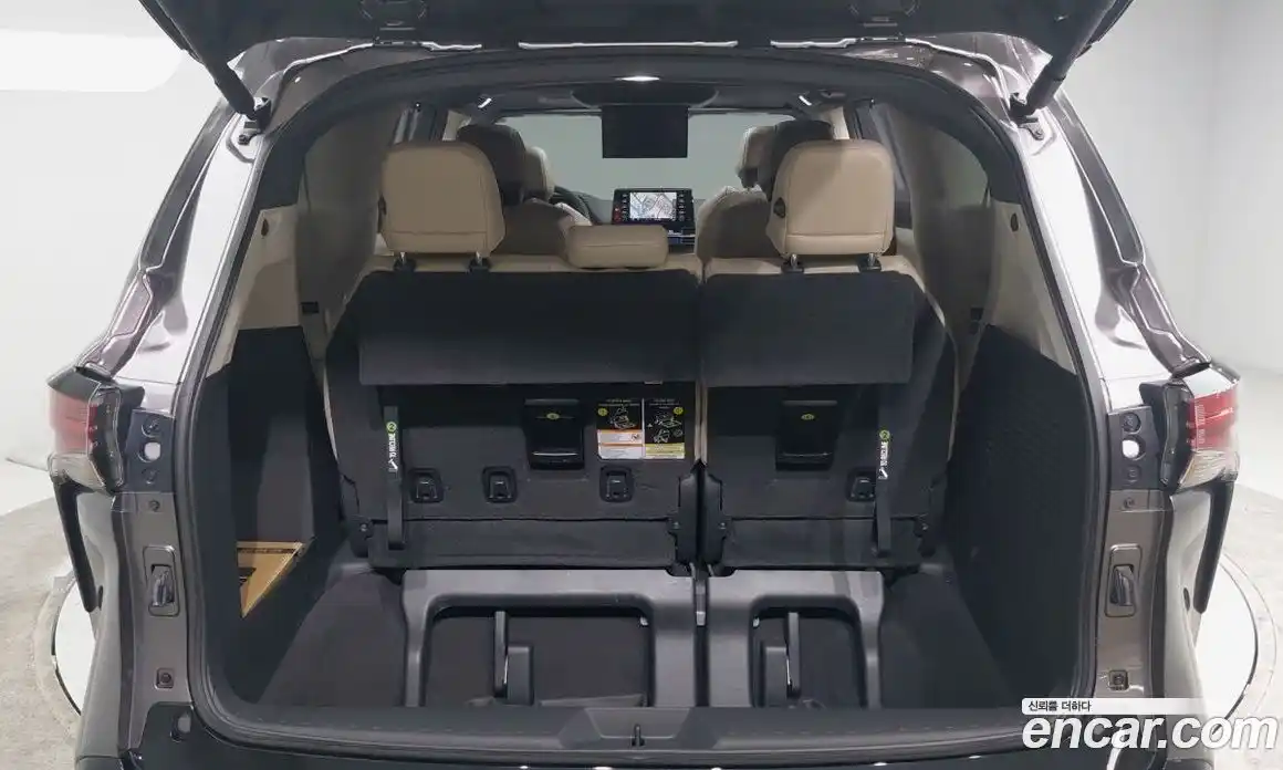 Toyota Sienna 2022 2.5 гидро в Москве № 279743, фото 7