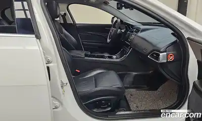 Jaguar XE 2016 2.0 гидро в Москве № 283840, миниатюра 11