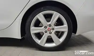 Jaguar XE 2016 2.0 гидро в Москве № 283840, миниатюра 5