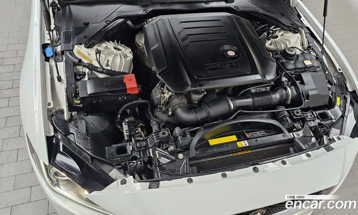 Jaguar XE 2016 2.0 гидро в Москве № 283840, фото 6