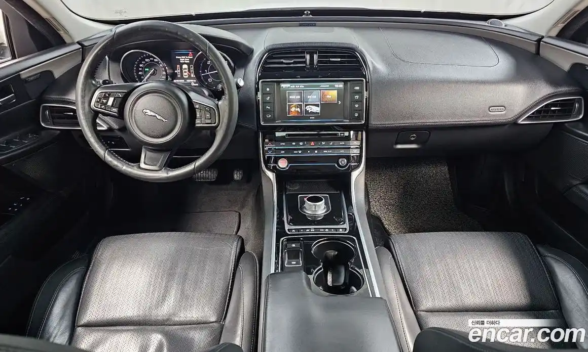 Jaguar XE 2016 2.0 гидро в Москве № 283840, фото 7