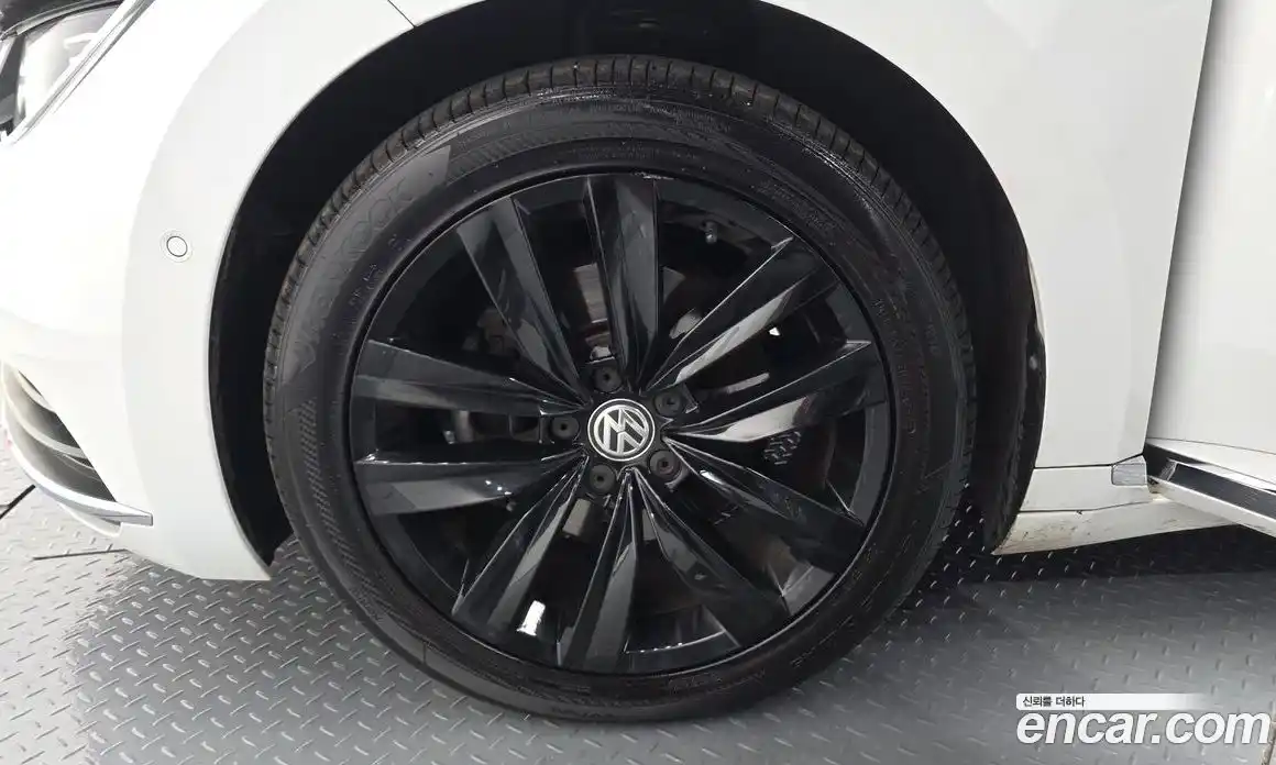Volkswagen Arteon 2019 2.0 гидро в Москве № 301284, фото 5