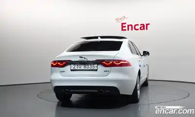 Jaguar XF 2018 2.0 гидро в Москве № 305057, миниатюра 4