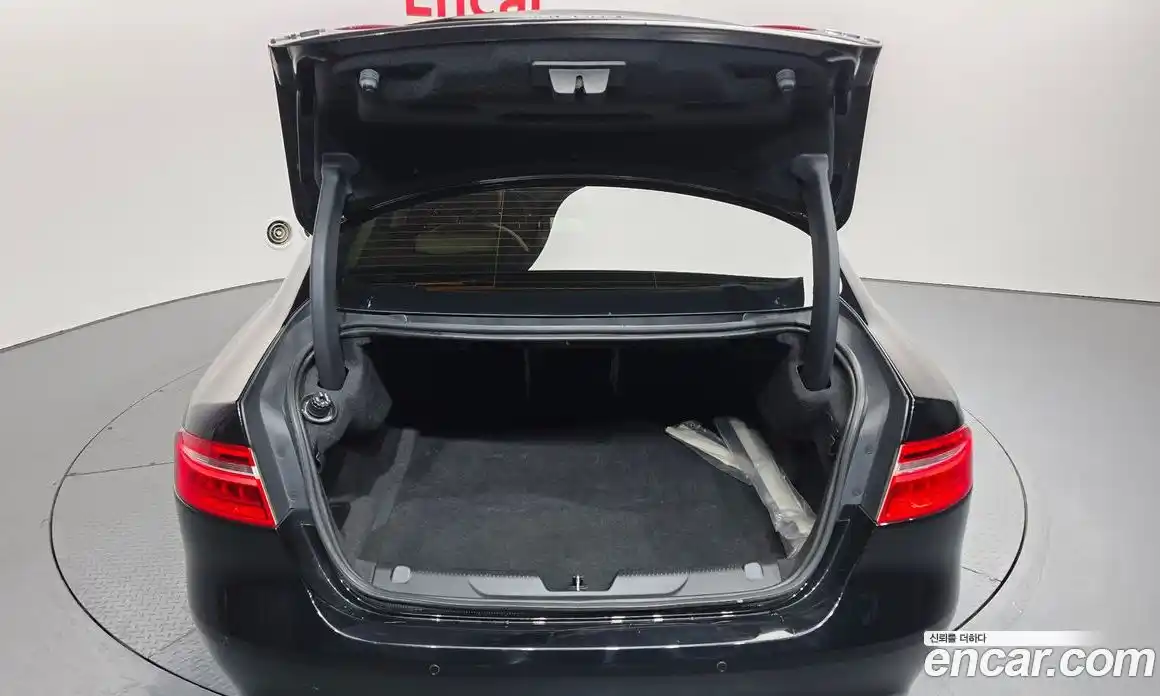 Jaguar XE 2016 2.0 гидро в Москве № 385984, фото 20
