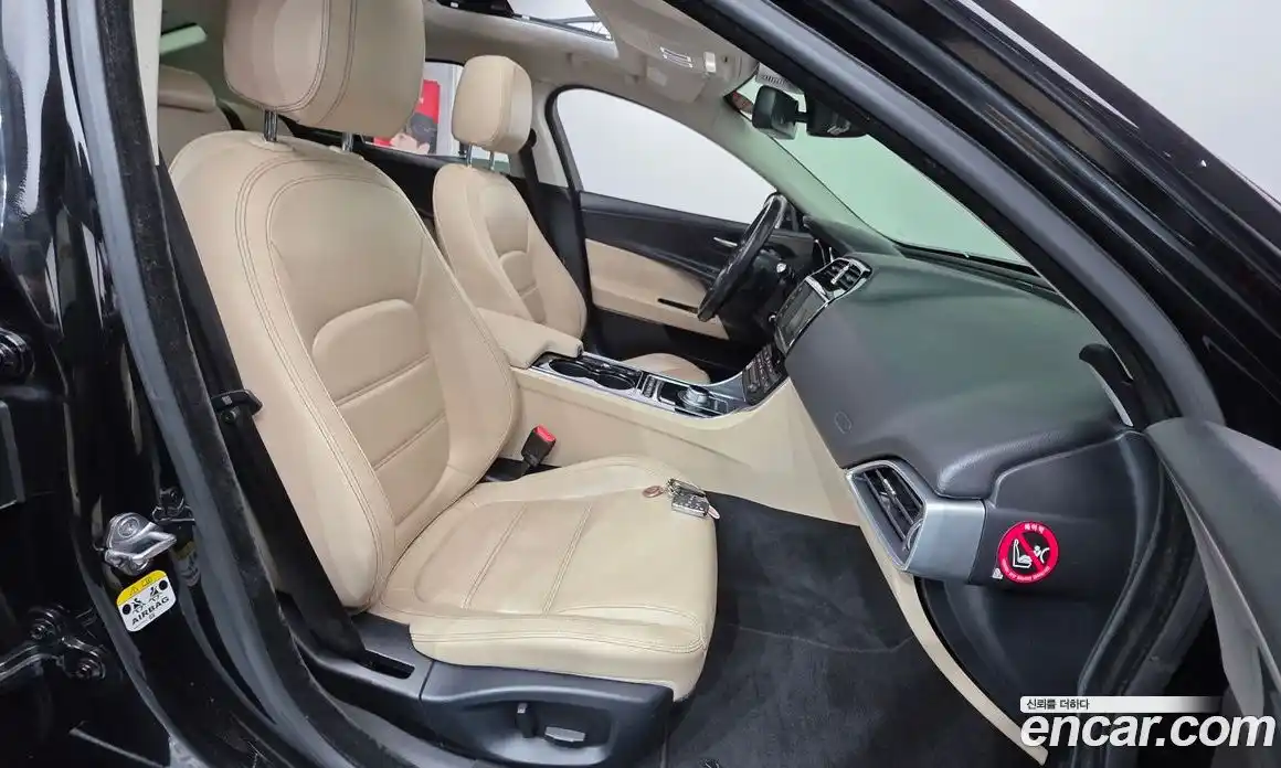 Jaguar XE 2016 2.0 гидро в Москве № 385984, фото 10