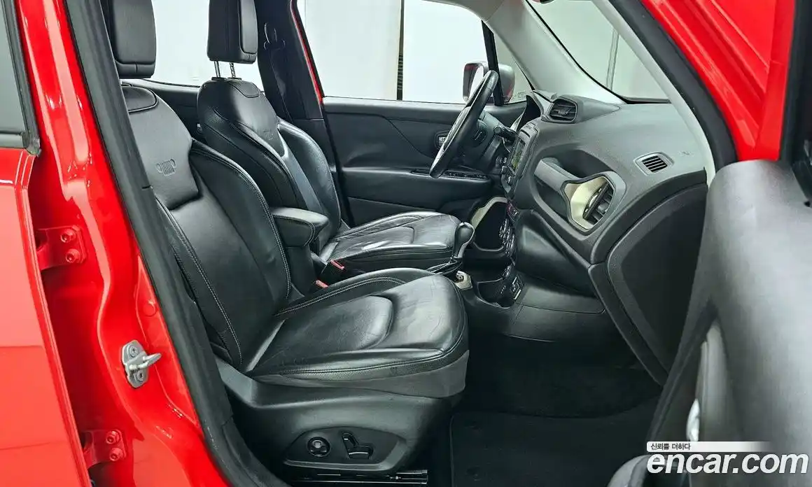 Jeep Renegade 2015 2.0 гидро в Москве № 725323, фото 10